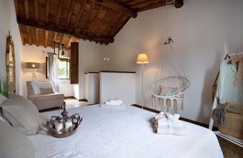 Vicopelago House | Gipsy Maisonette