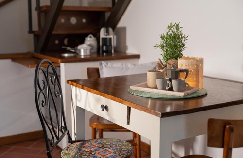Vicopelago House | Gipsy Maisonette