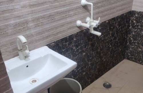 Vrindavan Hotel | Giriraj kripa