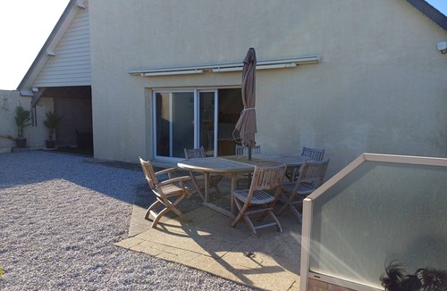 Saint-Germain-de-Varreville House | Gîte Le Dakota facing the sea