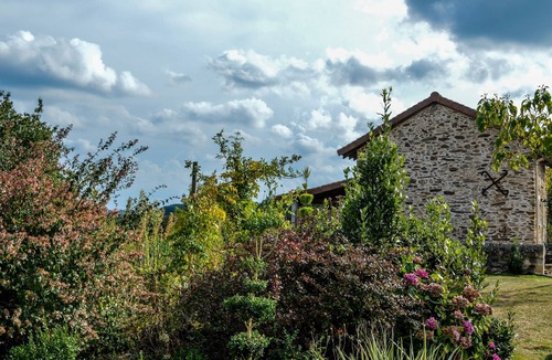 Saint-Martin-de-Fressengeas Cottage | Gite With Private Pool And Panoramic Views, perfect getaway!