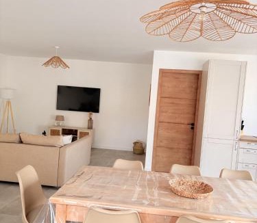 Domvast Apartment | Gite Ô’Violetis