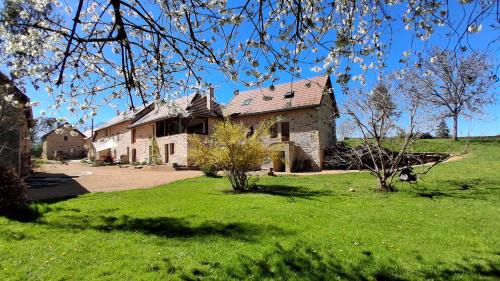 Antully House | Gite 1 Les Perrières 6 personnes Bourgogne Maison entre Autun et Le Creusot TGV Maymard Yannick