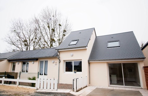 Agon-Coutainville Cottage | Gite 7 persons, 300m from the sea, shops, comfortable, Agon-Coutainville.