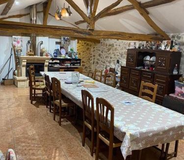 Montesquieu-Avantes House | GITE A LA FERME