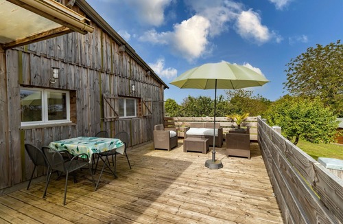 Jayac House | "Gîte Bellevue" with Shared Pool, Private Terrace, and Wi-Fi