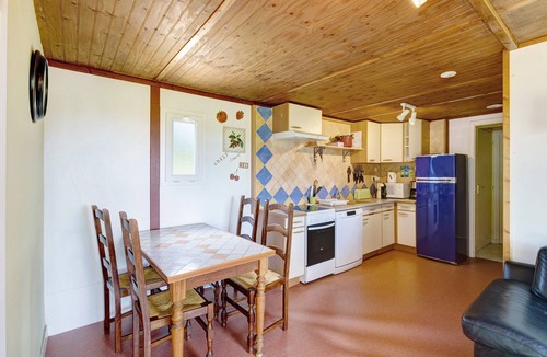 Salignac-Eyvignes House | Gite Charly: Private Terrace, Shared Garden, Pool & Wi-Fi in Salignac Eyvigues