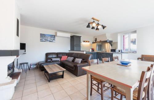 Ouzous House | Gite d'Ayzi