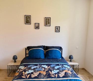 Rouffignac-Saint-Cernin-de-Reilhac House | Gite de charme avec piscine 4 chambres