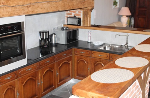 Saint-Gerons Cottage | GITE DE CARACTERE DOMINE LE LAC DU CANTALES 300 m. . AUVERGNE CANTAL