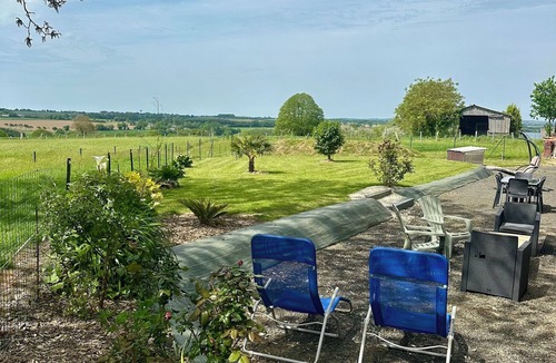 Saint-Senier-de-Beuvron House | gite des hirondelles o
