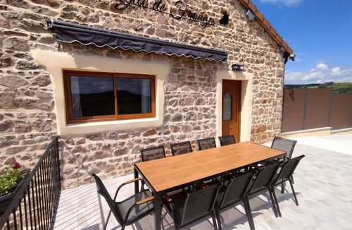 Dompierre-les-Ormes House | Gîte de Frouges A haven of peace in Burgundy