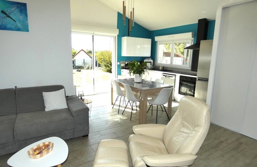 Commentry House | Gite de la libellule 4 stars house with independent garden