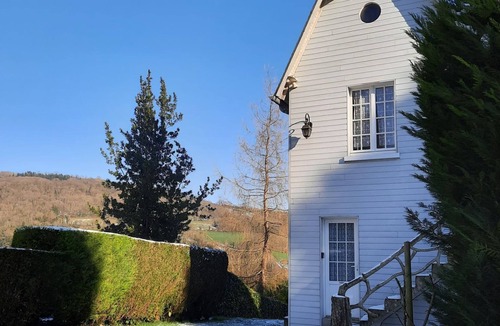 Clecy House | Gite de la petite suisse "CAPUCINE"