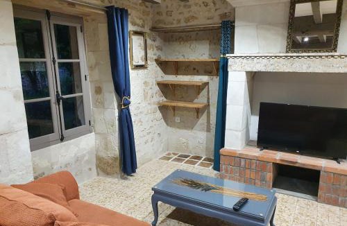 Saint-Laon House | Gîte de Marcoux, authentic and warme house