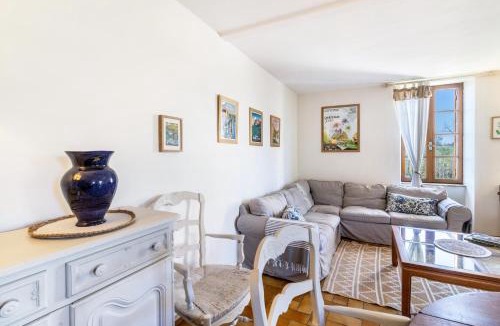 Saint-Privat-des-Pres House | Gite du Chateau De La Renaudie