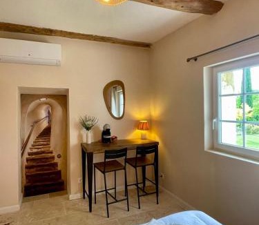 Aubignan Bed & Breakfast | Gite du mas du Rocan