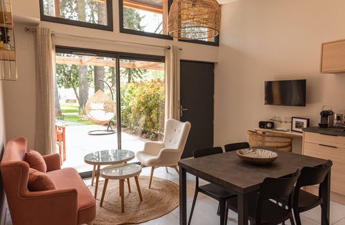 Saint-Affrique Apartment | Gîte écolodge* 2 to 4 people people in the heart of a 3-hectare park