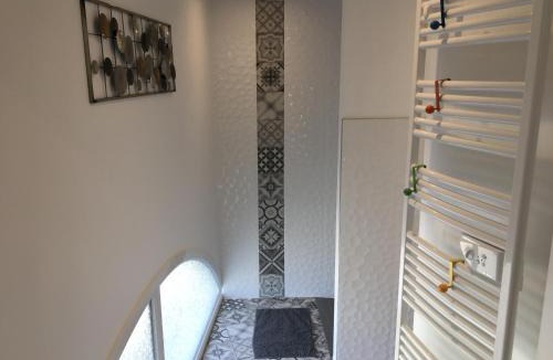 Colombe-le-Sec Apartment | GITE FLEURS DE VIGNES
