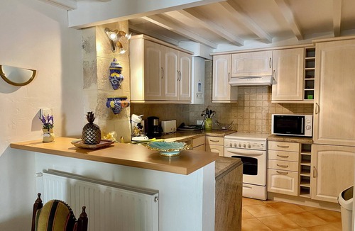 Saint-Christoly-de-Blaye House | Gîte in the heart of the Bordeaux countryside 1H from the sea