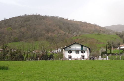 Bidarray House | Gite in the Basque Country: spacious vacation home close to mountains and beaches