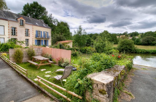 Mallievre House | Gite L'Alizé 2/4 persons 6kms from the puy du fou park