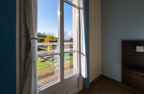 Claveyson House | Gîte la Combe Verte – Renovated Farmhouse with Indoor Pool