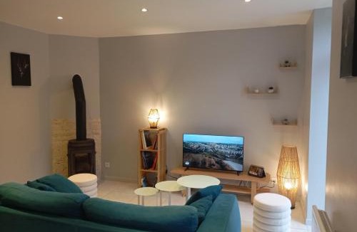Marcillac-Vallon House | Gite La maison du gardien