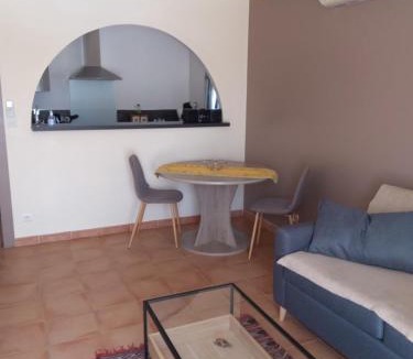 Mouries House | Gite La RESTANCO