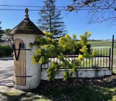 Pern House | Gite Le Paradis