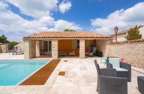 Courcon House | Gite Le Romarin