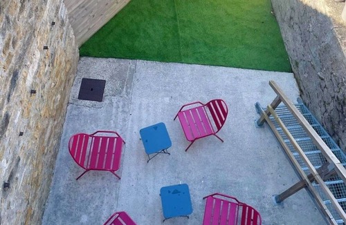 Lavigny House | Gîte Le Temps d'une vendange, at the foot of the vineyards and hiking trails