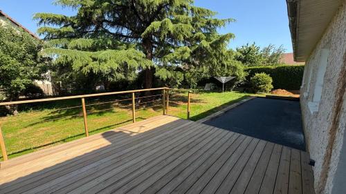 Saint-Robert House | Gite Les Pivoines