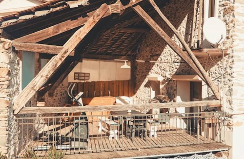 Pontcharra House | Gite located between lake and mountains, close to small tourist town.