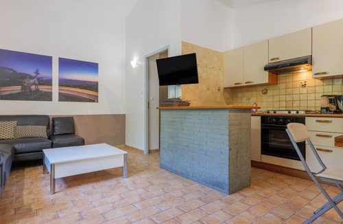 Joyeuse House | Gîte Noisetier – Village of Holiday Cottages
