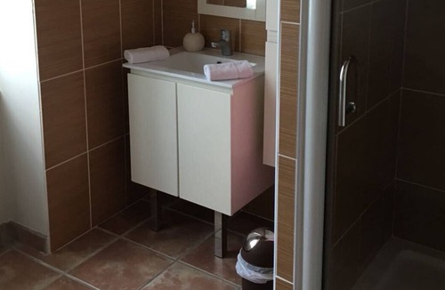 Saint-Vincent Apartment | Gîte Ravin de Corboeuf with heated swimming pool in the heart of Auvergne