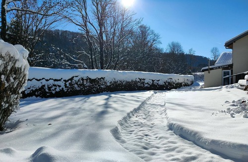 Foncine-le-Haut Apartment | Gite Roses Jura Mountains with Spa Sauna river
