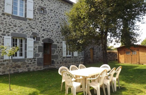 Saint-Cirgues-de-Malbert Cottage | Gite Saint-Cirgues-de-Malbert, 5 bedrooms, 8 persons