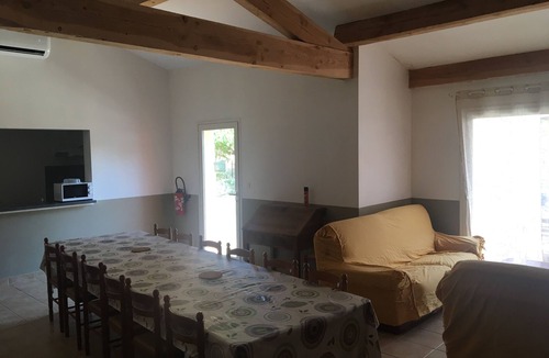 Sardan House | Gîte Sainte Octime - in the heart of a vineyard between the Cevennes and Camargue.