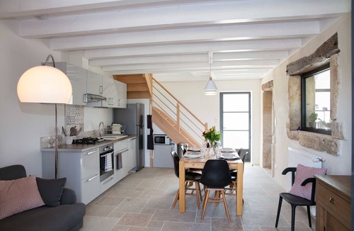 Saint-Germain-du-Plain Cottage | Gite: The Vagastines, 4 stars, indoor pool, 6 pers, St Germain plain