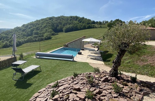 Saint-Rome-de-Tarn Cottage | Gite TT Confort Proche Millau/Roquefort VUE Panoramique Piscine Chauffee