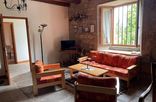 Saint-Just Cottage | Gite Val-d'Arcomie-Saint-Just, 4 bedrooms, 10 persons