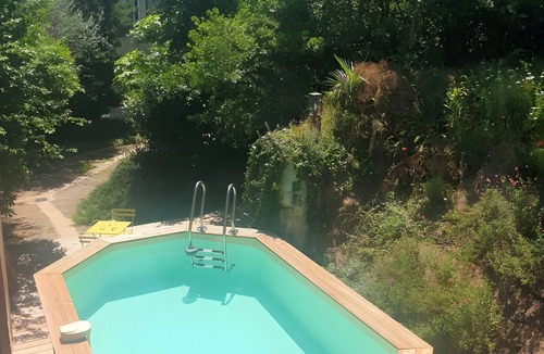 Castelnaudary House | Gite VertCastel – Charming Green Retreat with Pool and Spa