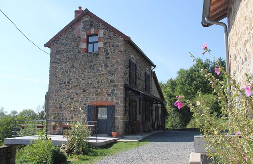 Lavoine House | Gîte Via Nova - 13 pers. Peacefulness and nature in Lavoine, France