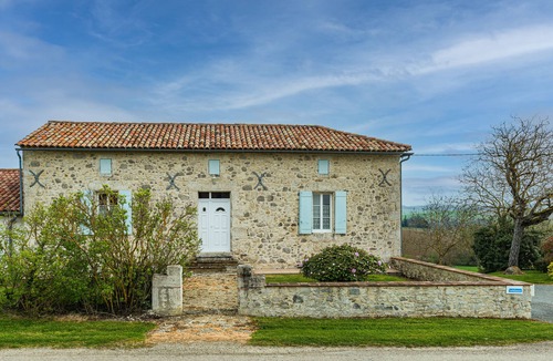 Nomdieu House | Gite with heated pool in the heart of colorful countryside.