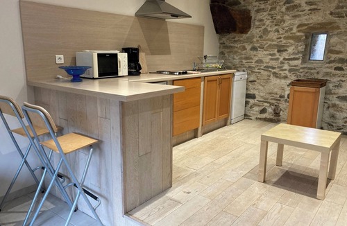Denee Bed & Breakfast | Gîte with large private swimming pool and garden in a peaceful setting near the Loire in Anjou