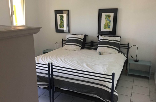 Entrechaux Apartment | Gite with spacious rooms, swimming pool, beautiful view of Ventoux and near the river.