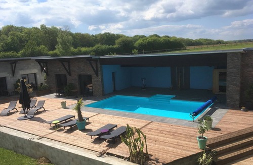 Dampierre Cottage | GÎTES 23M2 with terrace, heated pool, SPA and sauna