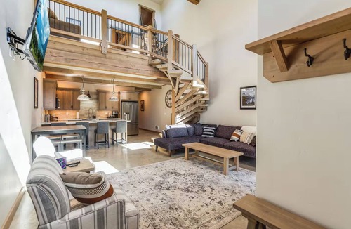 Coram Condo | Glacier NP Gem- Sleeps 11- Private Hot Tub- Stay Here in Luxury- 7 miles to GNP