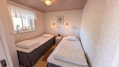 Dalskog House | Glad hund